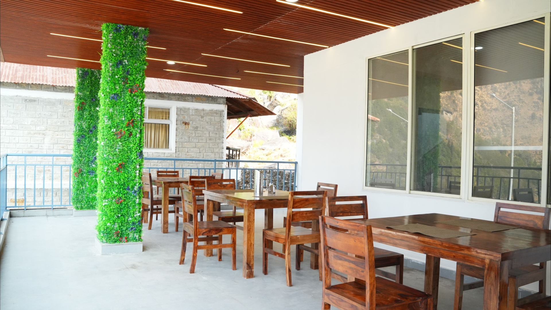 Mandola Stays ( Birthi )